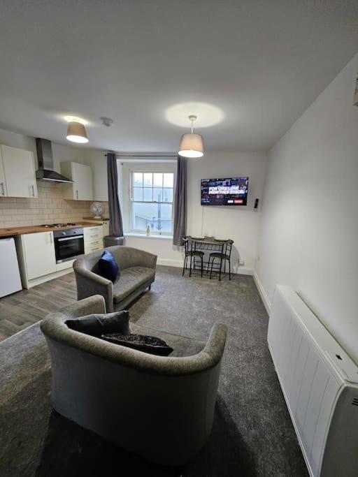 Fully Equipped Kitchen, Double Room 尼思 外观 照片